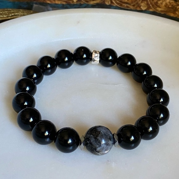 Black tourmaline and merlinite stretch bracelet - Picture 1 of 7